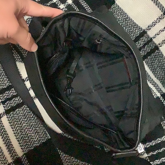 Tumi black leather & nylon crossbody bag - Picture 5 of 11